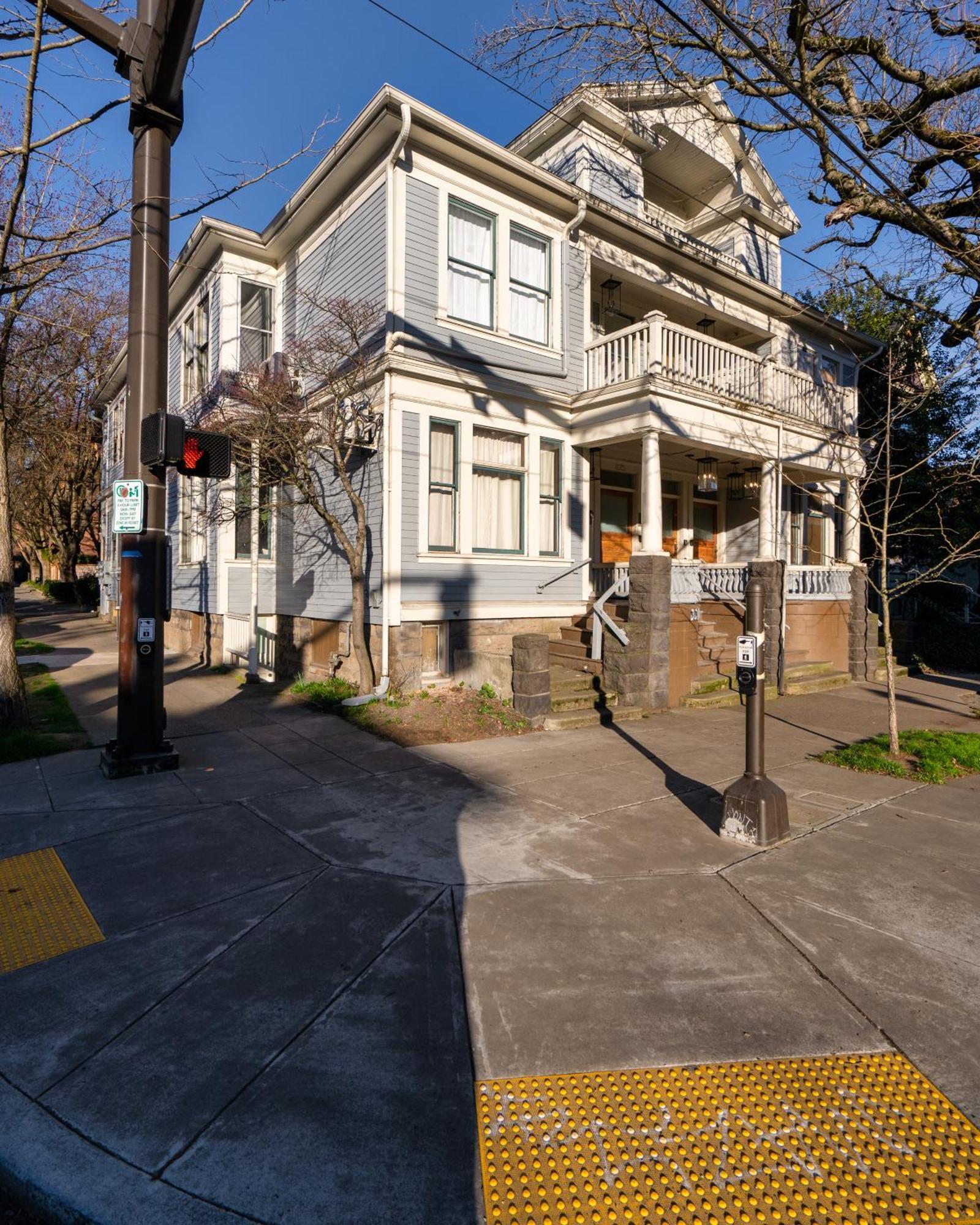- The Etourdissante - Forest Park & Local Eats * Portland