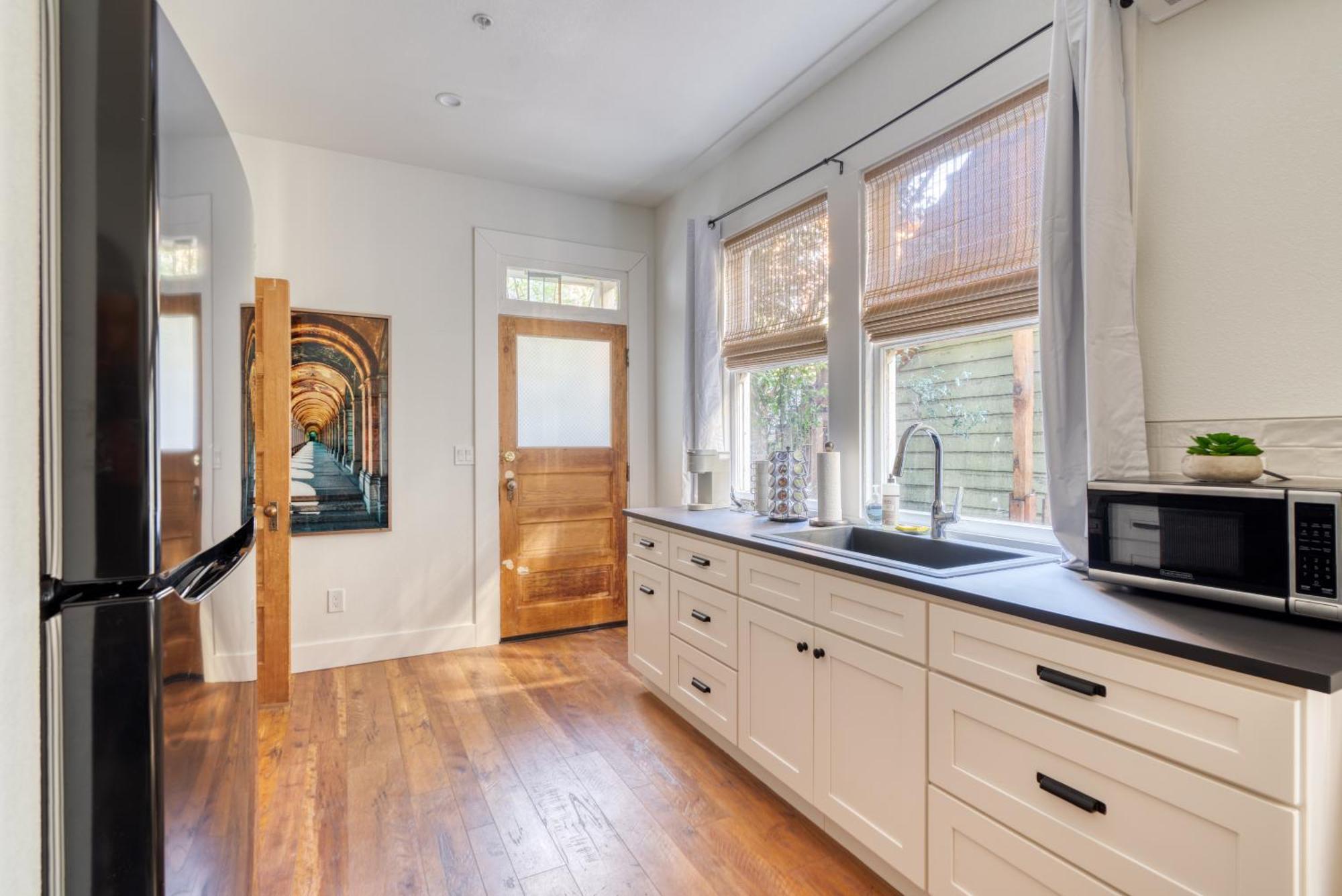 - The Etourdissante - Forest Park & Local Eats Apartment